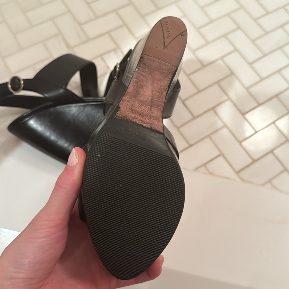 Prada black leather heel - Picture 8 of 8